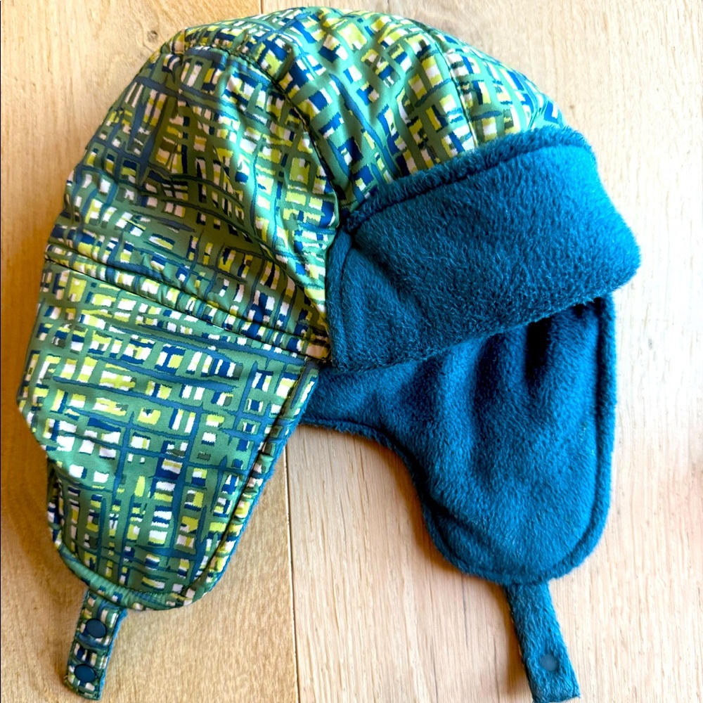 Patagonia fleece lined pilot’s cap. Size 6-18 mos. Like new condition.
